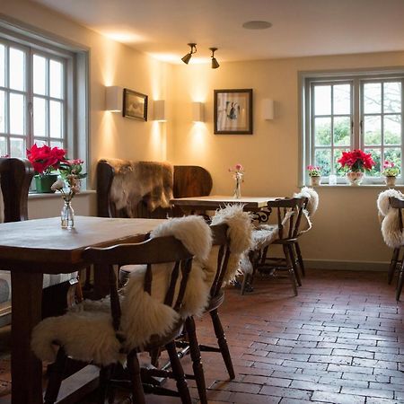 Watership Down Inn Whitchurch  Екстериор снимка